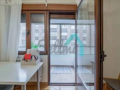 Pis de 84 m² a Oviedo