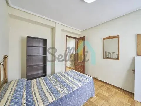 Pis de 82 m² a Oviedo