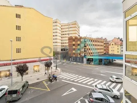 Pis de 75 m² a Oviedo