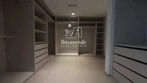 Дом 595 м² в Santa Eulària des Riu