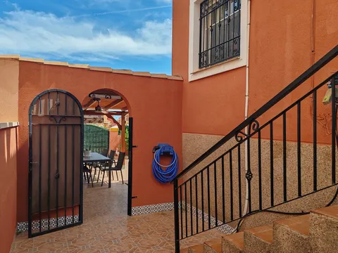 Flat 95 m² in Los Montesinos