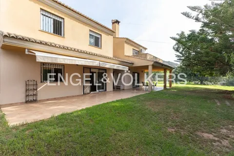 Casa de 350 m² a Petrés