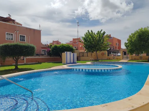 Flat 95 m² in Los Montesinos