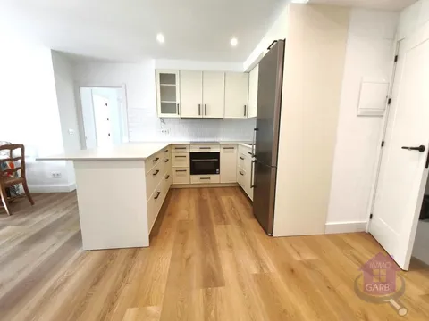 Pis de 85 m² a Sant Sebastià (4/34)