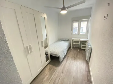 Chambre à louer, Madrid (4/12)