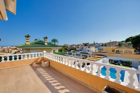 Casa de 355 m² a Torrevella