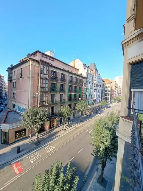 Pis de 200 m² a Bilbao (3/28)