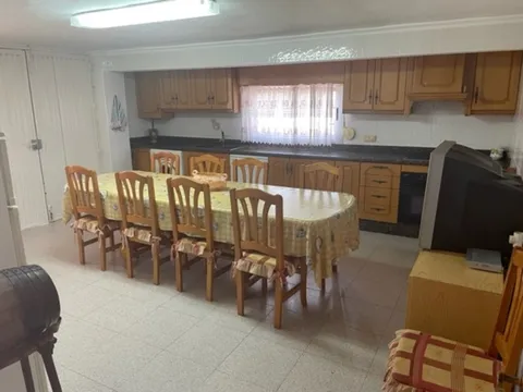 Pis de 4000 m² a Dolores