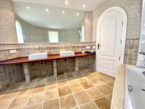 Haus 500 m² in Altea
