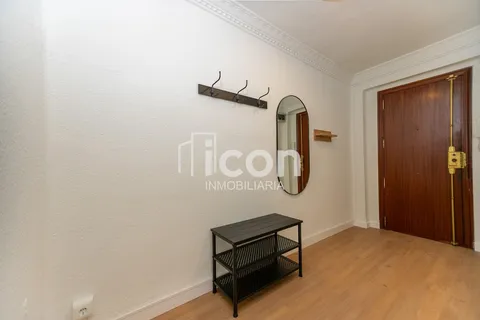 Room 103 m², València