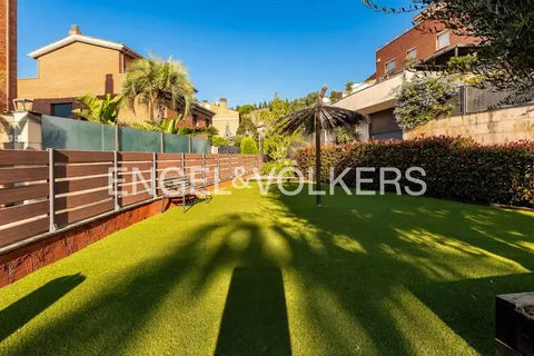 Casa de 305 m² a Tiana