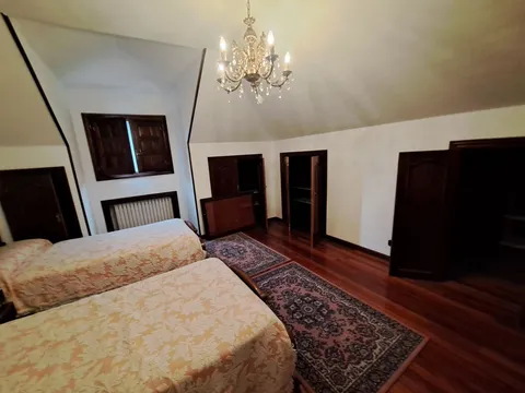 Casa de 494 m² a Teo