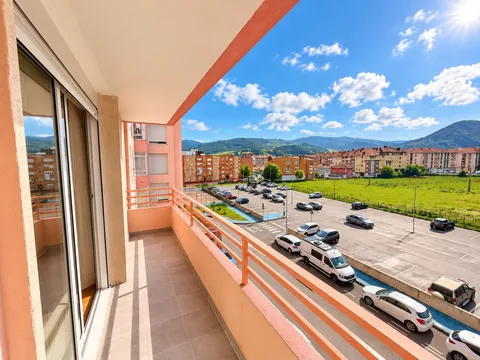 Pis de 78 m² a Los Corrales de Buelna (4/17)
