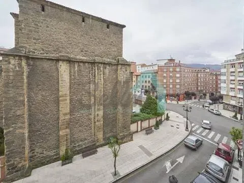 Pis de 82 m² a Oviedo