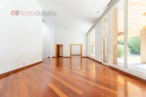 Pis de 800 m² a Pozuelo de Alarcón