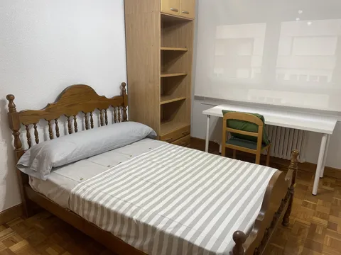 Pis de 95 m² a Pamplona
