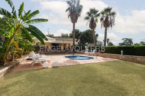Casa de 250 m² a Nàquera