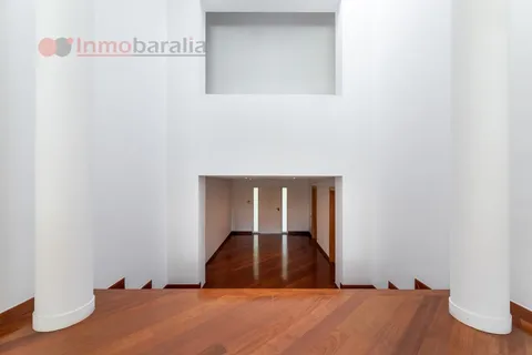 Pis de 800 m² a Pozuelo de Alarcón (2/62)