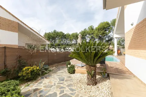 House 230 m² in Chiva