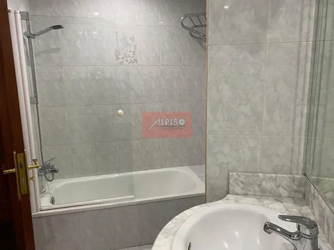 Pis de 82 m² a Ourense