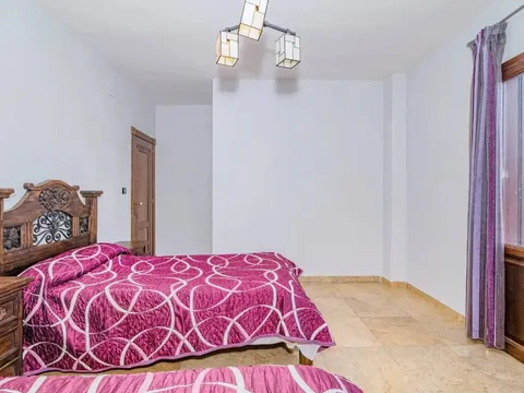 Casa de 350 m² a Las Gabias