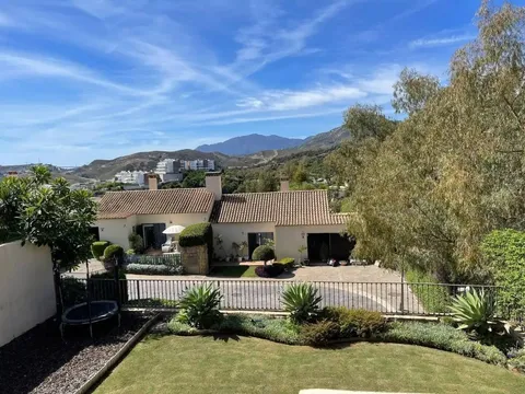 Haus 250 m² in Benahavís