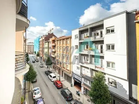 Pis de 92 m² a Oviedo