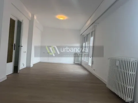 Appartement 157 m² à Logrogne (2/15)