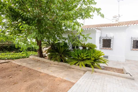 House 295 m² in Bétera