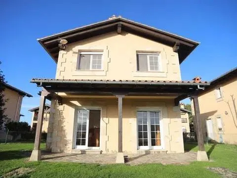 Casa de 216 m² a Udías (3/42)