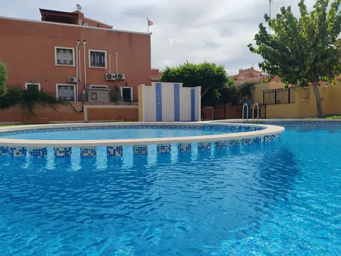 Flat 95 m² in Los Montesinos