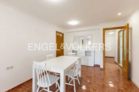 Pis de 77 m² a València