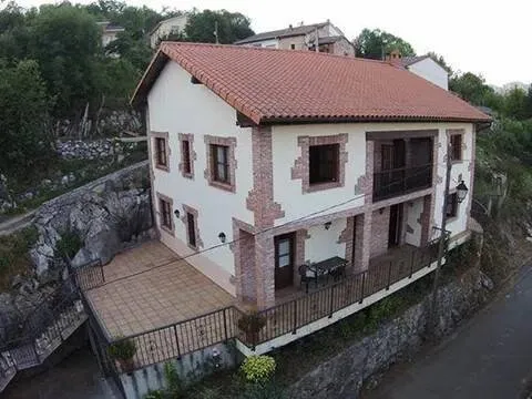 Pis de 60 m² a Cabrales (2/15)