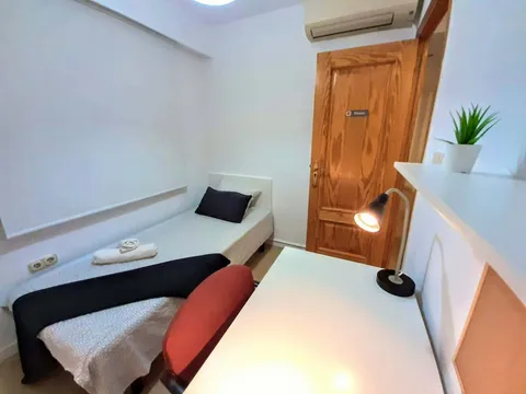 Room for rent, Burjassot