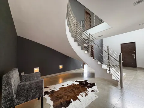 Casa de 318 m² en Elda
