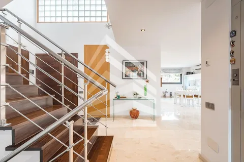 Haus 228 m² in Sant Just Desvern