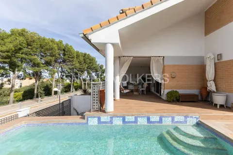 House 230 m² in Chiva