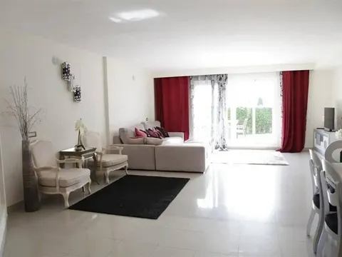 Casa de 180 m² a Estepona