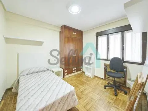 Pis de 82 m² a Oviedo
