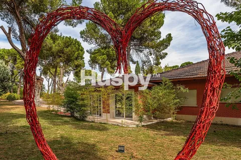 Pis de 1200 m² a Pozuelo de Alarcón