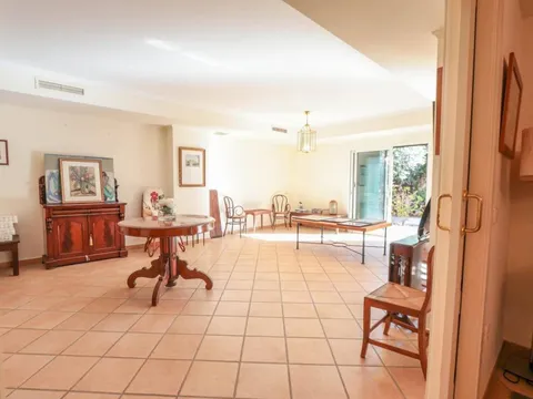 Casa 268 m² a Rocafort