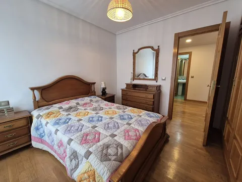Pis de 82 m² a Oviedo