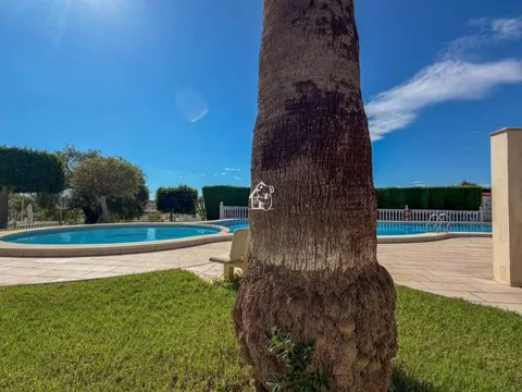 Casa de 100 m² a Oriola