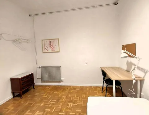 Кімната в оренду, Madrid