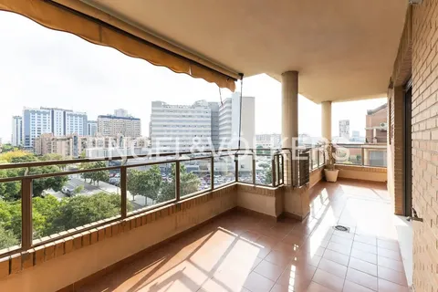 Wohnung 152 m² in Valencia