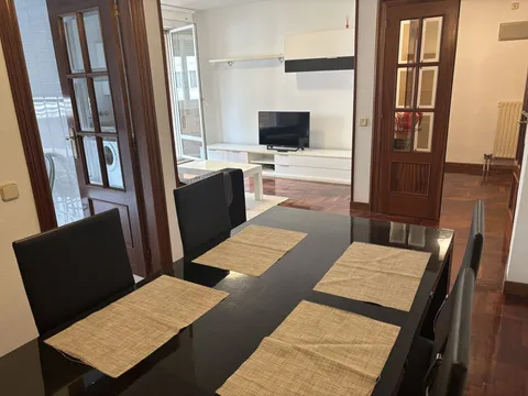 Piso de 90 m² en Pamplona