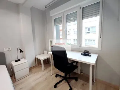 Pis de 80 m² a Oviedo