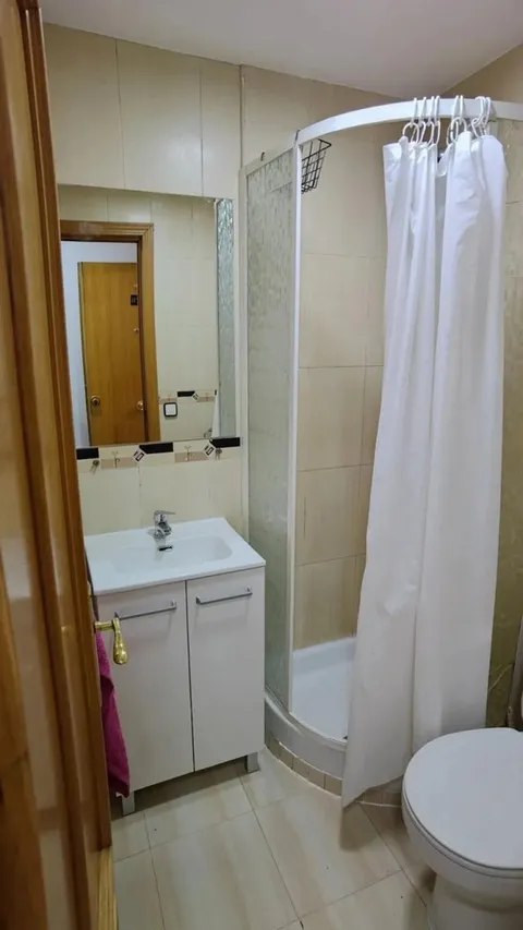 Quarto para alugar, Madrid (2/9)
