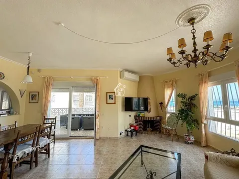 Casa de 250 m² a Oriola