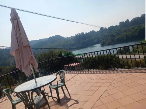 House 114 m² in Fornelos de Montes